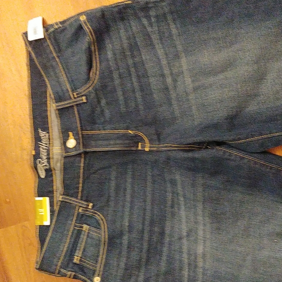 Old Navy Capri's - Picture 3 of 7